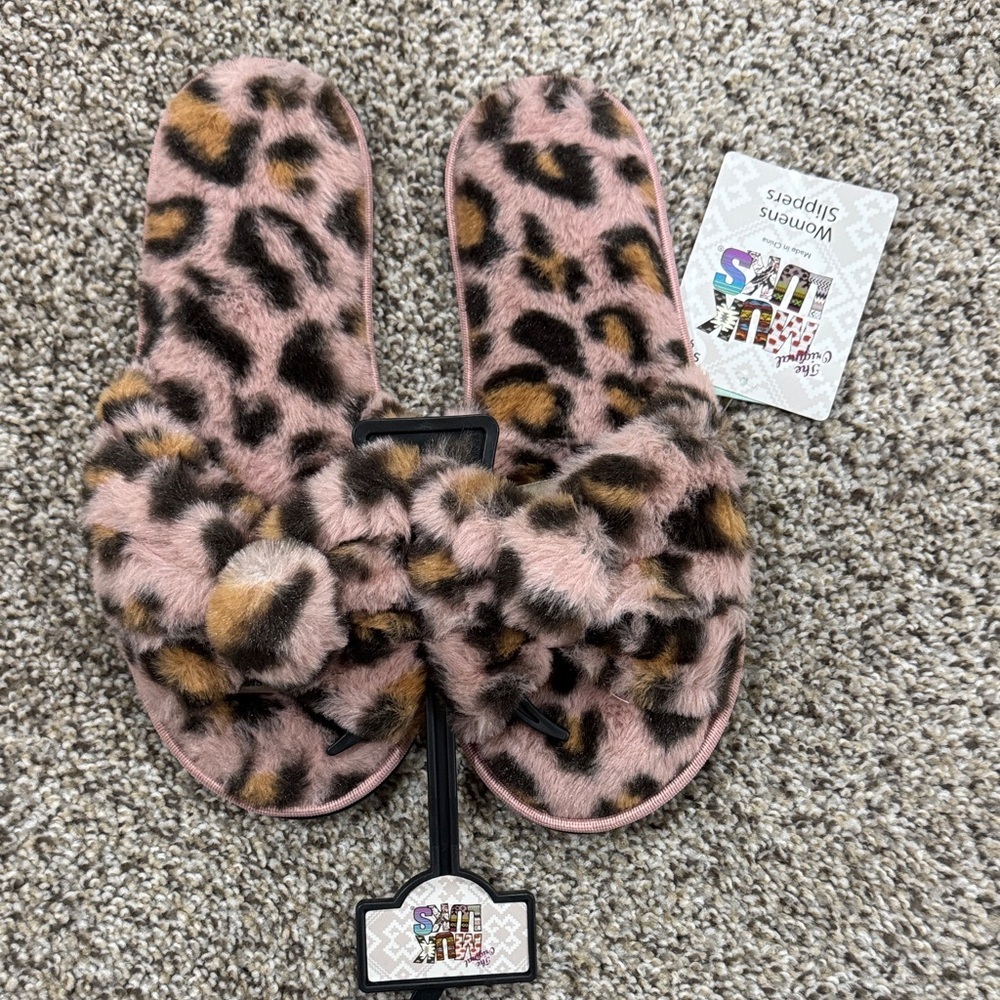 Slippers - Picture 2 of 4